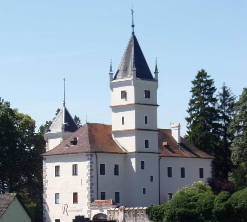 Апартаменты Schloss Rothenhof Эммерсдорф-на-Дунае Экстерьер фото